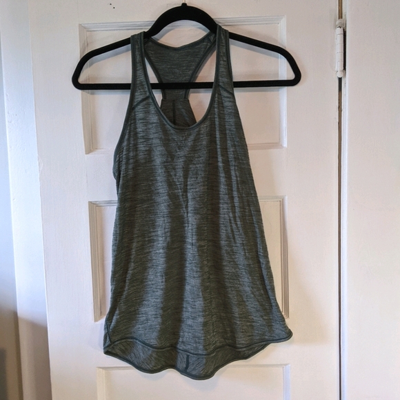 Relaxed Fit green Lululemon Tank - Picture 1 of 2